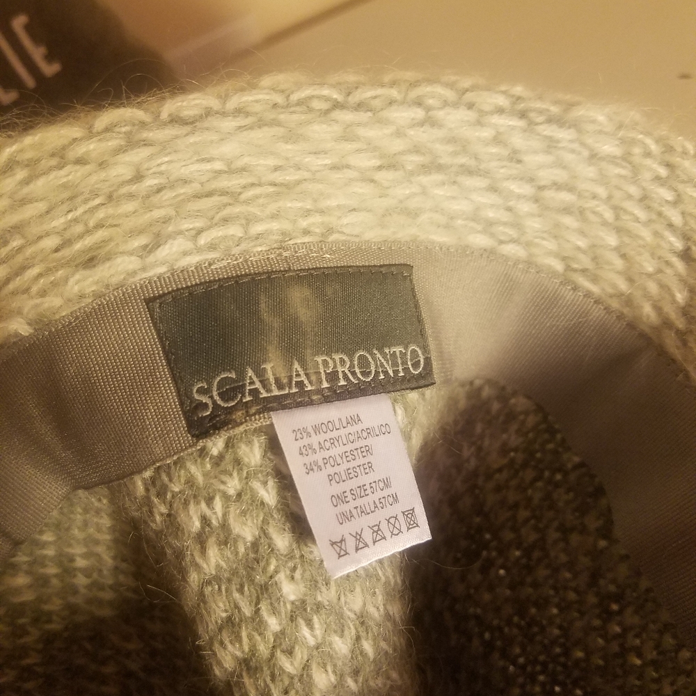 Winter hat - Picture 3 of 3